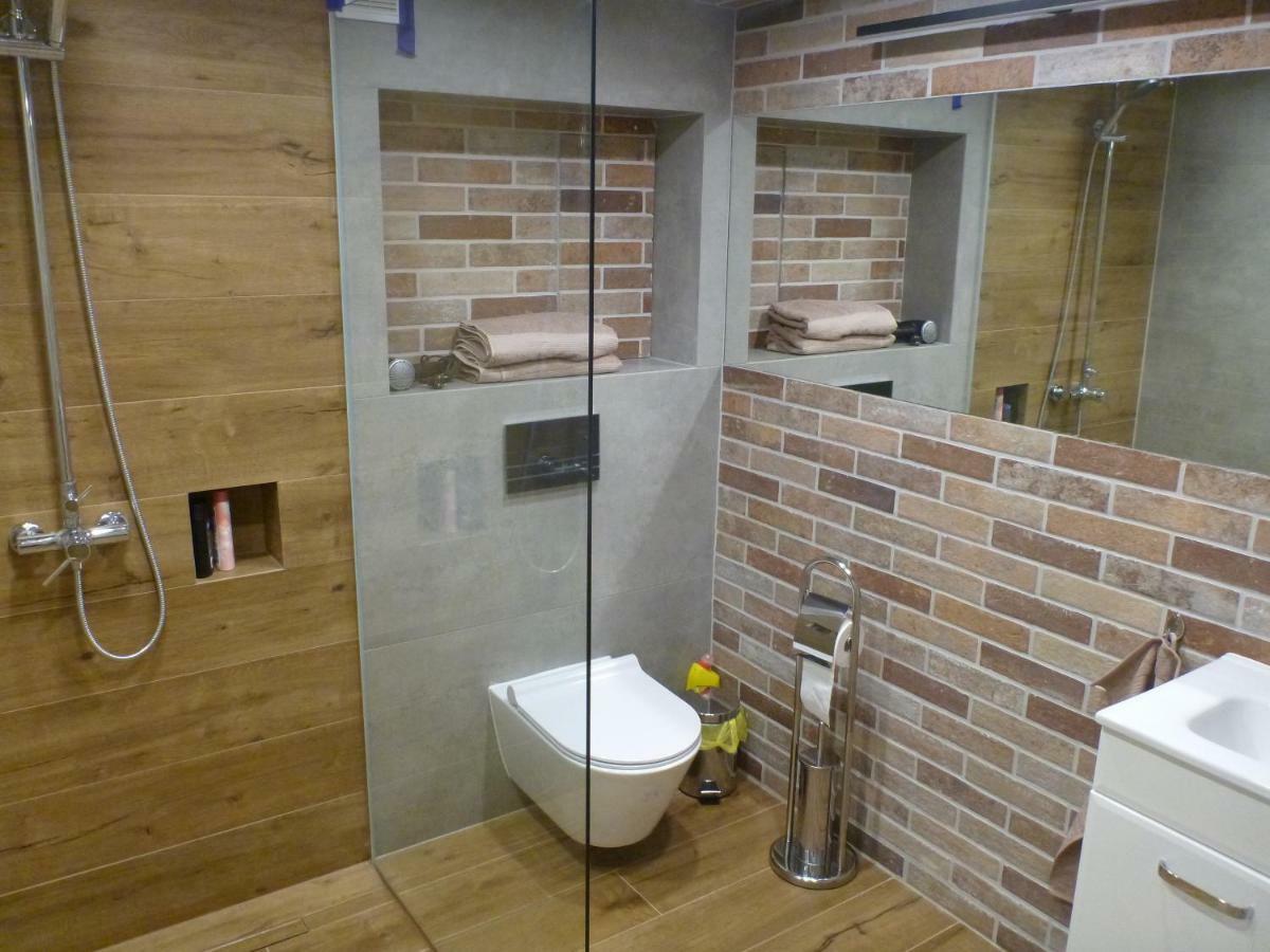 Apartament Na Brodatego Wroclaw Bagian luar foto