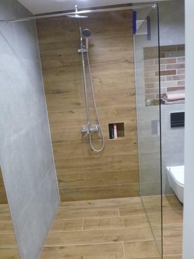 Apartament Na Brodatego Wroclaw Bagian luar foto
